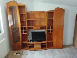 A képeken látható szekrénysor