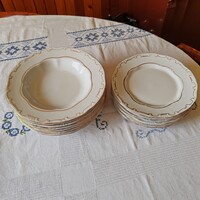 13 Jubileumi Zsolnay arany tollazott tányér