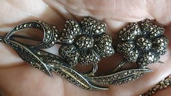 VINTAGE - 935ag + markazit-RÓZSACSOKOR formáju ezüst BROSS (kb 250-300 db markazit )-16-17 gramm!