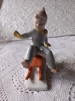Aquincumi porcelán szánkózó kisfiú