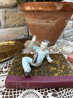 Drasche (Kőbányai) porcelán figura, Hoppá fiú / Eleső kisfiú