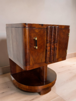 Art deco stílusú kisméretű egy ajtós szekrény