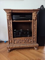 Kézzel faragott tölgy hifi szekrény, neoreneszánsz stílus