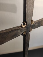 Különleges brutalista kovácsoltvas kereszt, feszület