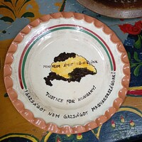 Érdekes, egyedi és politikai-történelmi tematikájú Trianon-emléktányér (vagy irredenta jellegű díszt