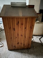 Egyedi retro lambériás fa pult