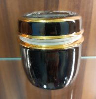 Szász Endre – Hollóházi porcelán fedeles tégely / bonbonier