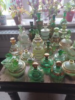 Belga vintage Booms Glas smaragdzöld opál karáf és parfümösüveg gyűjtemény - Arany csíkos