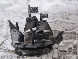 Plymouth fém vitorláshajó makett: valódi angol ón (Genuine Pewter) dísztárgy   43.