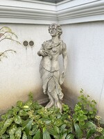 Villakerti olasz kőszobor