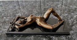 Erotikus női akt - bronz szobor