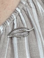 Csinos ezüst levél kitűző 925 silver