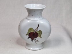 Régi kézi festésű jelzett szép formájú porcelán váza hibátlan állapotban 10,5 cm. magas