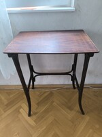 Thonet Tonett lerakó asztal,toner kàvézó dohànyzó kiegészítő eredeti Szecessziós viràgtartó àllvàny