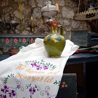 Gyönyörű, hagyományos mázas népi cserépkorsó, pontosabban egy butykos vagy butella jellegű vizes/bor