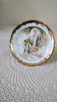 Lourdes-i Szűz Máriát ábrázoló miniatűr porcelán tányér