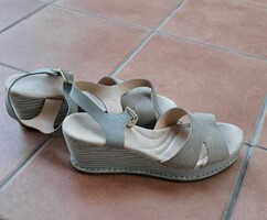 CLARKS női telitalpú bőr szandál 42-es