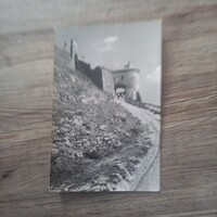 Sümeg várrom fekete-fehér képeslap az 1960-as évekből, írott