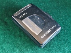 Sony Walkman FM/AM rádiós kazettalejátszó – rádió működik, kazettás rész hibás