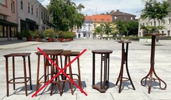 4 db. Thonet asztal, posztamens, virágtartó állvány.