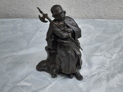 Antik bronzírozott Ón katona szobor