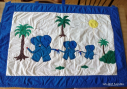 Patchwork falvédő, elefánt mintás