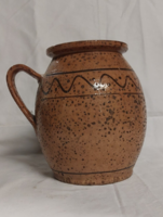 Baranyai barna mázas népi kerámia , fekete mintával kora cca.100-120 év ,20 cm magas