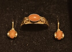 14 karat 585 sargaarany korall fulbevalo es gyuru szett