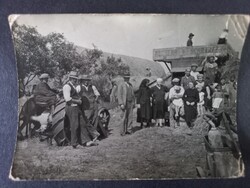Régi fotó  aratási jelenet az 1930-40-es évekből, vsz.Ausztria, a cséplőgép mellett
