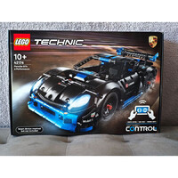 42176 LEGO Technic - Porsche GT4 e-Performance race car (unopened box)