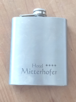 Elegáns rozsdamentes acél zsebflaska (7 oz / 200 ml) – Hotel Mitterhofer