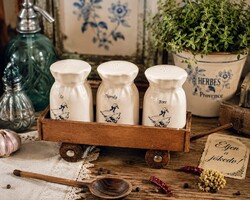 Retro porcelán fűszertartó készlet eredeti fa talicskában – libás konyhai dekor