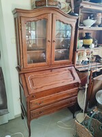 Vitrines írópult