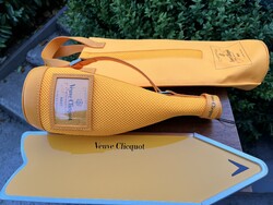 CHAMPAGNE CLUB - Veuve Clicquot Ice Jacket Szett – Ice Jacket, Hőszigetelt Hordozó és Fém Nyíl Dekor