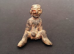 Régi keleti miniatűr erotikus bronz férfi akt figura, amulett