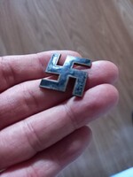 2 vh. Német náci ss birodalmi kitűző jelvény.