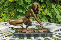Erotikus női akt - bronz szobor
