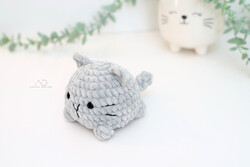 IN STOCK - Soft Crochet Ball Cat