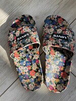 Új limitált kiadású Levi's papucs 38-as