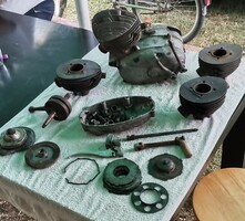 1965-ös Danuvia 125 motorblokk (átforog) + 3 henger, kuplung, alkatrészek - Padláslelet