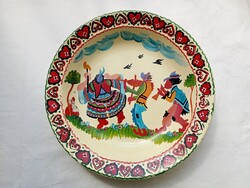 Falitányér 30 - kerámia mázas tányér retro 22,5cm magyar naiv művészet Katonának behívott legény