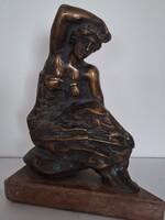 Tóth Valéria (Vali): bronz szobor