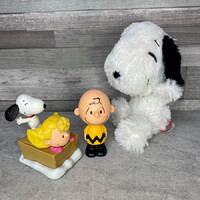 McDonalds 2015 Snoopy, Sally, Charlie Brown játék figura szett