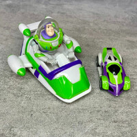 Disney Pixar Toy Story Buzz Lightyear űrhajós figura, kisautó játék szett
