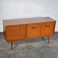 Harris Lebus teak sideboard századközepi tálalószekrény
