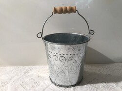 KANNA  - BÁDOG - DOMBORNYOMOTT - 10 x 10 cm + FÜL - 6 cm  - ÚJSZERŰ