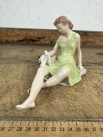 -AX716- Drasche porcelán figura ülő galambot etető lány nő Hamupipőke szobor nipp Kőbányai jelzett