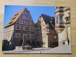 Németország, Rothenburg ob der Tauber, főtér, gyógyszertár, szökőkút