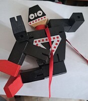 Artikulált fa figura – modern geometrikus dizájntárgy