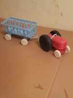 Trafikárú játék traktor